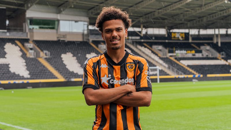 Myers signs for Hull City Academy