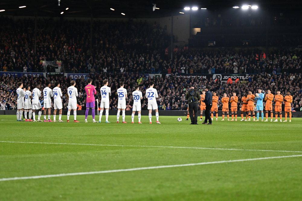 Minute's Applause v Leeds United (A) Apr 24 Minute's Applause v Leeds United (A) Apr 24