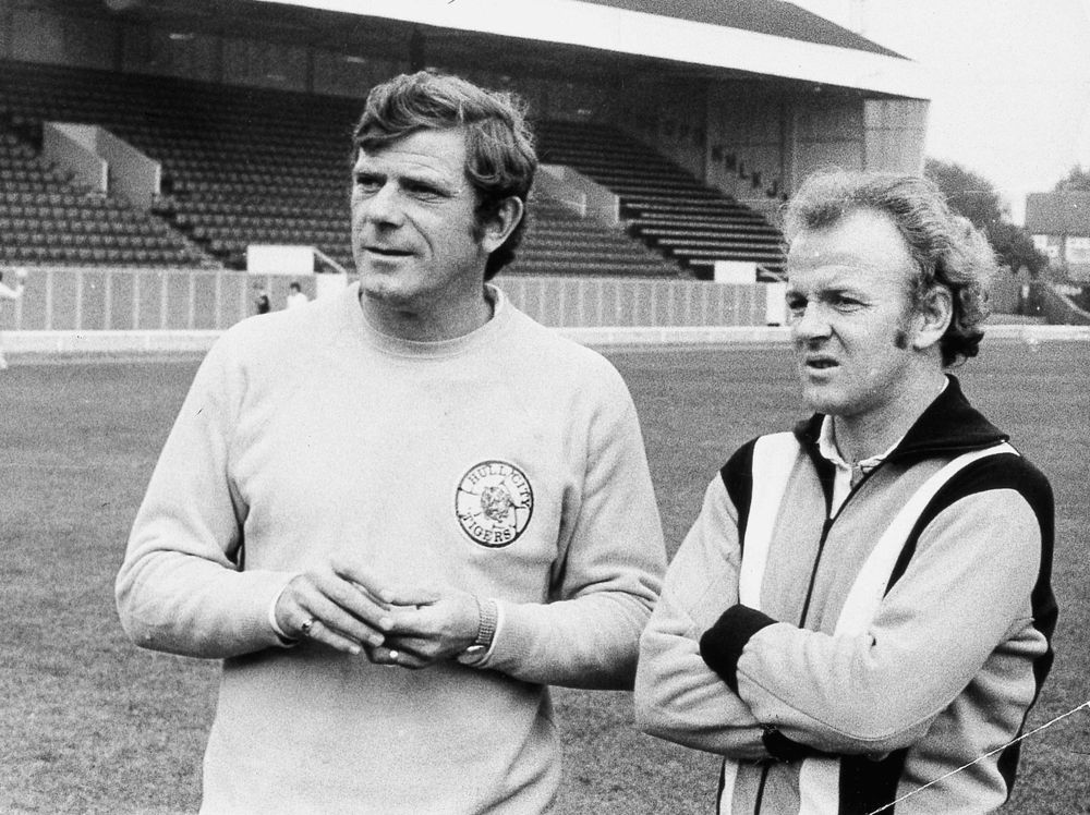 Billy Bremner & John Kaye 76/77 Billy Bremner & John Kaye 76/77