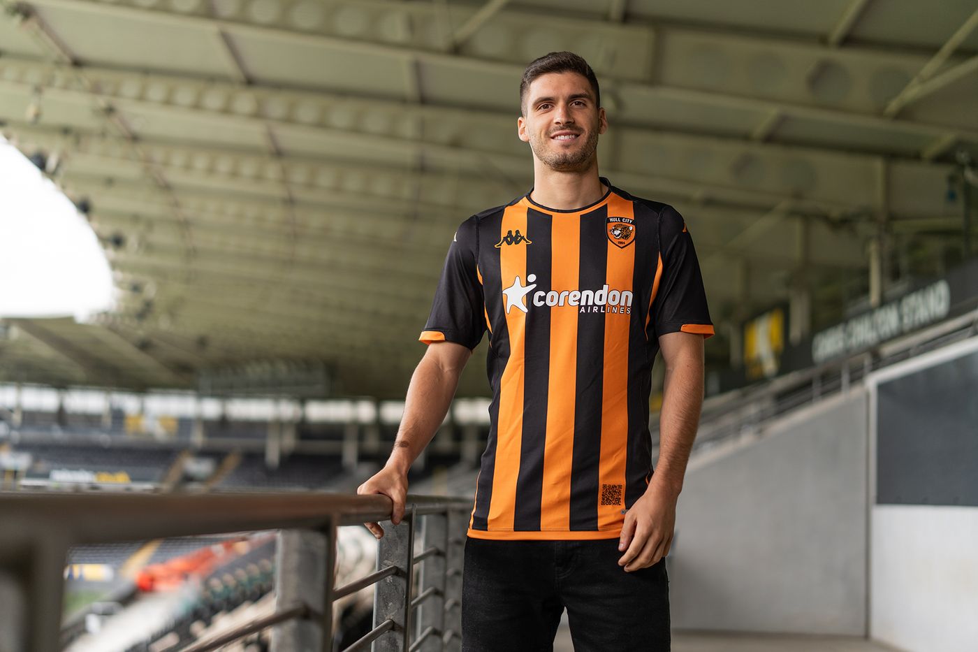 Hull City | Vinagre signs for Hull City